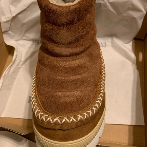 Brand new manitoba, size 7, waterproof, insulated boots. Perfect slip on boots. - Picture 3 of 8